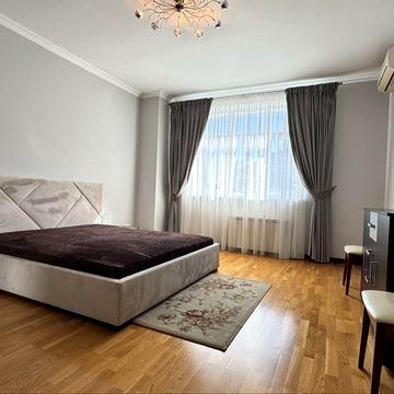 Оренда 3-кімнатної квартири 118 м.кв Антоновича 72