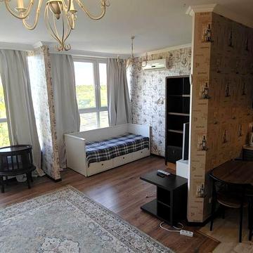 Оренда цікавої 1к напівстудії 40м. кв. Світла, тепла, авторський ремонт, ретровінтажний стиль