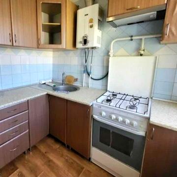 2х кімнатна на Виставці по вул.Перемоги, 2й поверх, 46м2, Гарний стан!