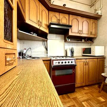 Оренда 3-кімнатна квартира на Печерську | 76 м² | Газова колонка | Бомбосховище в будинку пров Лабораторний 24
