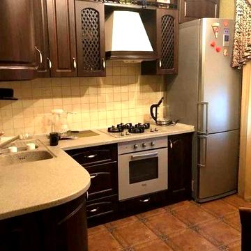 Продам 2х квартиру Центр, р-н м Левада пр Аэрокосмический 4/9 с капит ремонтом
