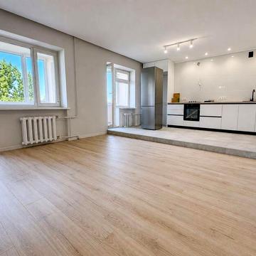 3 комнатная 95 м Большая кухня Кирпичный дом ул Палубная