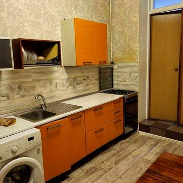 Продам Фабричная/ Ивановский мост 2 ком. квартира с балконом