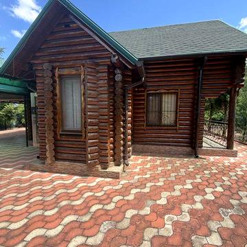 Терміново !!!Продам гарний будинок зі зрубу за межами міста