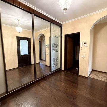 Сдам 3 комнатную квартиру возле метро Студенческая