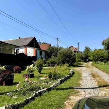 Будинок з власним подвірям по Панаса Мирного