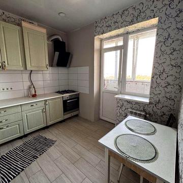1кімнатна квартира в центрі поруч з парками, школою, садочком