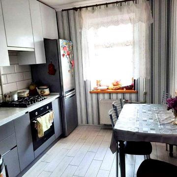 Продаж 4-кімнатної квартири по просп. Перемоги (Курський)