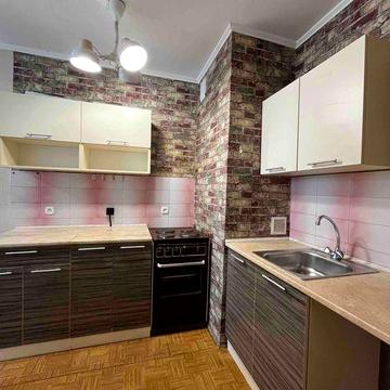 Продаж затишної  1 к. квартири в центрі міста.