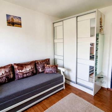 Бюджетна 1-ка, Поділ, 15хв до Центру
