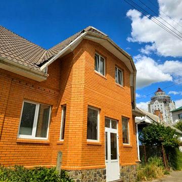 Будинок у центрі Білої Церкви 150 м² | 2 входи | Офіс 35 м² | Гараж