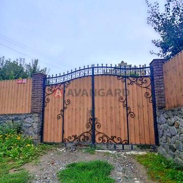 Продаж будинку, Старе місто