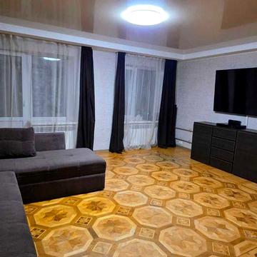Продам трехкомнатную квартиру на Залютино,  Золочевская 18.