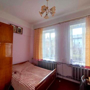 Продаж просторої 4 кім квартири район площі Возєднання
