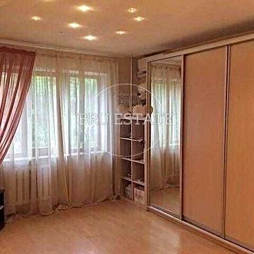 Продам 1 к вул.Чорних Запорожців 14/3  Воскресенка
