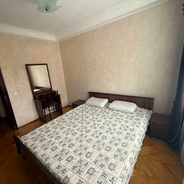 Сдаётся 3к-квартира, метро Лыбедская
