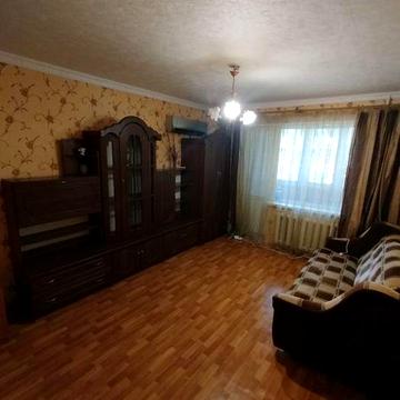 2к квартира, пр-т.  М. Лушпи 35, 10 мікр, 1 поверх