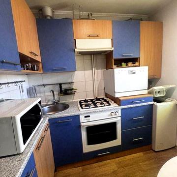 Продам 2 кім.кв.проспект Богдана Хмельницького,Тітова