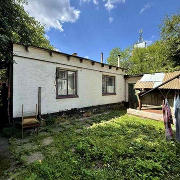 Продається частина будинку з окремим двором, 3 кімнати, р-н 5 школа