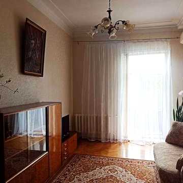 Продам "сталинку" в центре Одесси