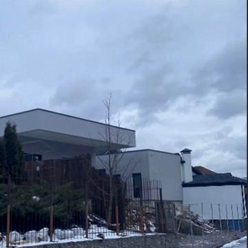 Продаж будинок Осокорки 235 м2 з виходом до води