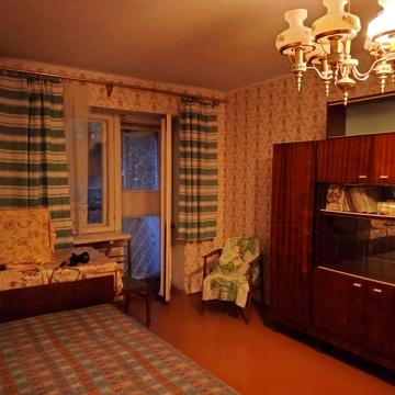 Продаж 2 кімнатної квартири на краю Черемушек, тихо, 2 поверх,  цегла
