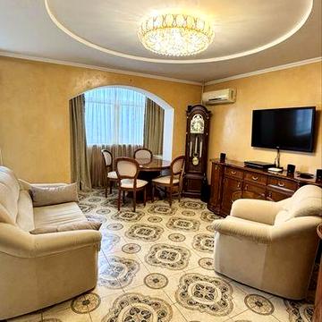 Продад 3-кім квартири в ценрі. Вул. Князів Острозьких