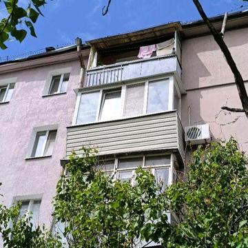 Продам 2-комн квартиру в районе Батумская ул.