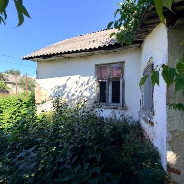 Будинок під реконструкцію. 8 сот. Землі