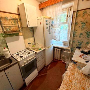 Продам квартиру гостиничного типа на низком этаже