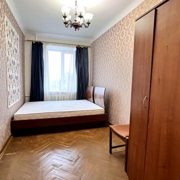 Естонська вул., 5