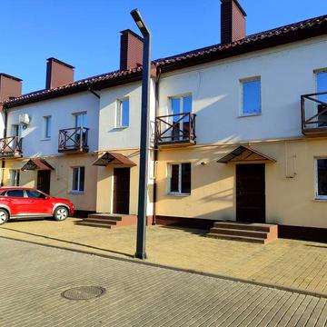 Двоповерховий таун хаус в Черкасах по вул. Дахнівська Січ,1а