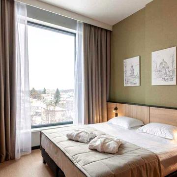 Продаж готельного номеру в БЦ Kristal Plaza, вул. Панаса Мирного-Буйка