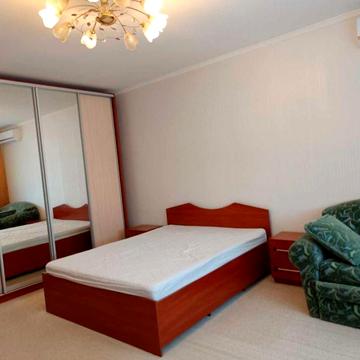 Видова 1 кімн. кв. 52 м2, Мишуги 8, Осокорки, метро Позняки, генератор