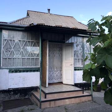Продаж будинку неподалік автопарку
