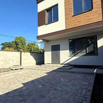 Продаж таунхауса 105 м² в Ірпені | власний двір | 1-3 паркомісця