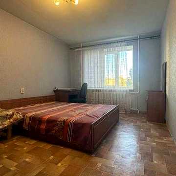 Продам 3-кімнатну квартиру в Центрі, цегляний спецпроект, середній поверх 5/10
