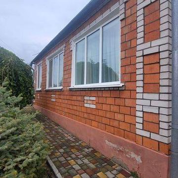 Продам відмінний будинок в передмісті Марганця.