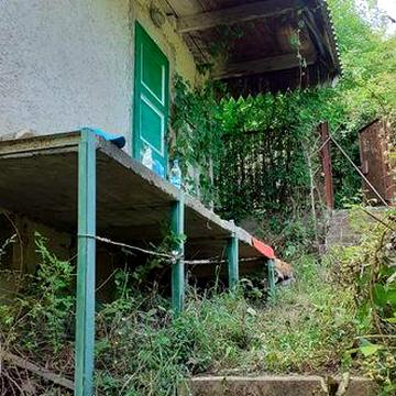 Продам дачний будинок та земельну ділянку в с.ОноківціУжгородського району