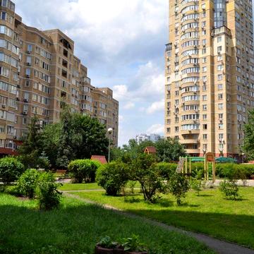 Продаж чотирикімнатної квартири  110м3,Микільсько-Слобідська вулиця 4в