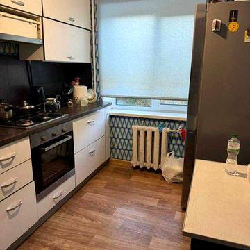 Продам 2-кімнатну квартиру (42м²) по вул. Академіка Шалімова, 19, Київ.