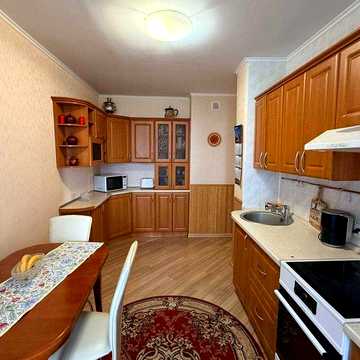 Продам видову 4-кім. кв Азербайджанська, 16/2 Дніпровський р-н Держпрограми!