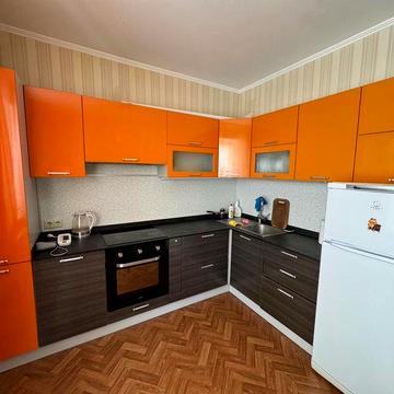 Продається чудова 3-кімнатна квартира в гарному, добротному будинку