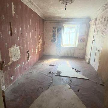 Продам 2-кімнатну квартиру від власника за адресою провулок Ломаний 1
