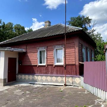 Продам будинок біля озера з великим участком
