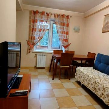 Здам 3-кімнатну квартиру-студію на Борщагівці  поруч із ТРЦ «Апрель» та швидкісним трамваєм.