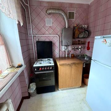 Продам 3 кімнатну квартиру на Гвардійській , поруч 18 школа