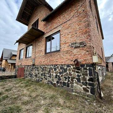 Продаж половину будинку, можна по Перерахунку  Луцьк  Чернишевського !