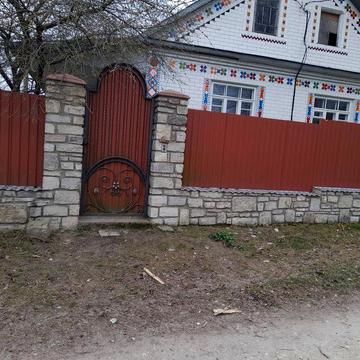 Будинок з земельною ділянко
