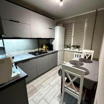 Продаж 3-х кімнатної квартири вул. Дніпровське шосе